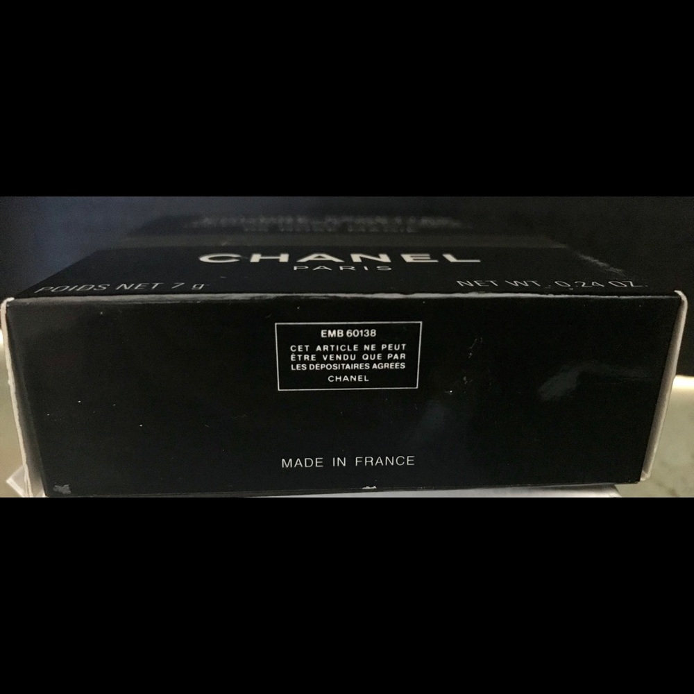 new Chanel authentic Perfecting Powder - Picture 5 of 5